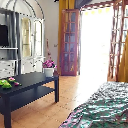 Cristianos Apartment, 1 Bedroom Wifi Free & Big Terrace