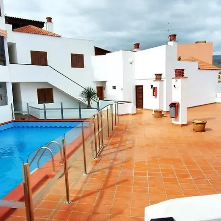 Cristianos Apartment, 1 Bedroom Wifi Free & Big Terrace *