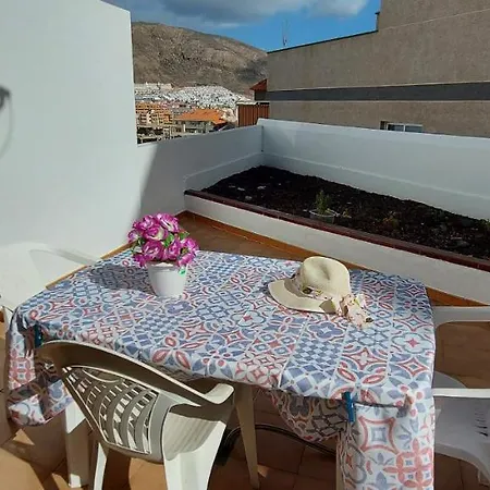 Cristianos Apartment, 1 Bedroom Wifi Free & Big Terrace