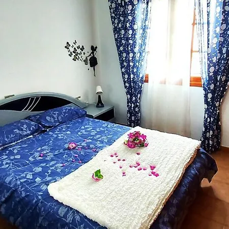 Cristianos Apartment, 1 Bedroom Wifi Free & Big Terrace