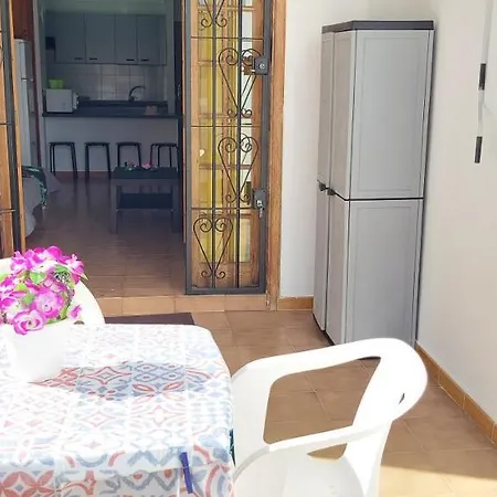 Cristianos Apartment, 1 Bedroom Wifi Free & Big Terrace *