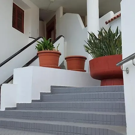 Cristianos Apartment, 1 Bedroom Wifi Free & Big Terrace Dom wakacyjny *